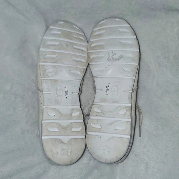 UGG Tye Sneaker Size Women's 8 - Picture 4 of 14